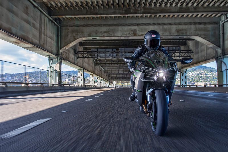 2022 Kawasaki Ninja H2 Carbon in Bellevue, Washington - Photo 4