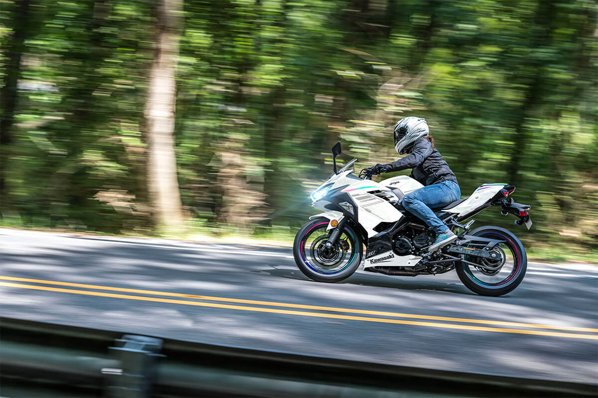 2023 Kawasaki Ninja 400 ABS in Wilkesboro, North Carolina - Photo 5