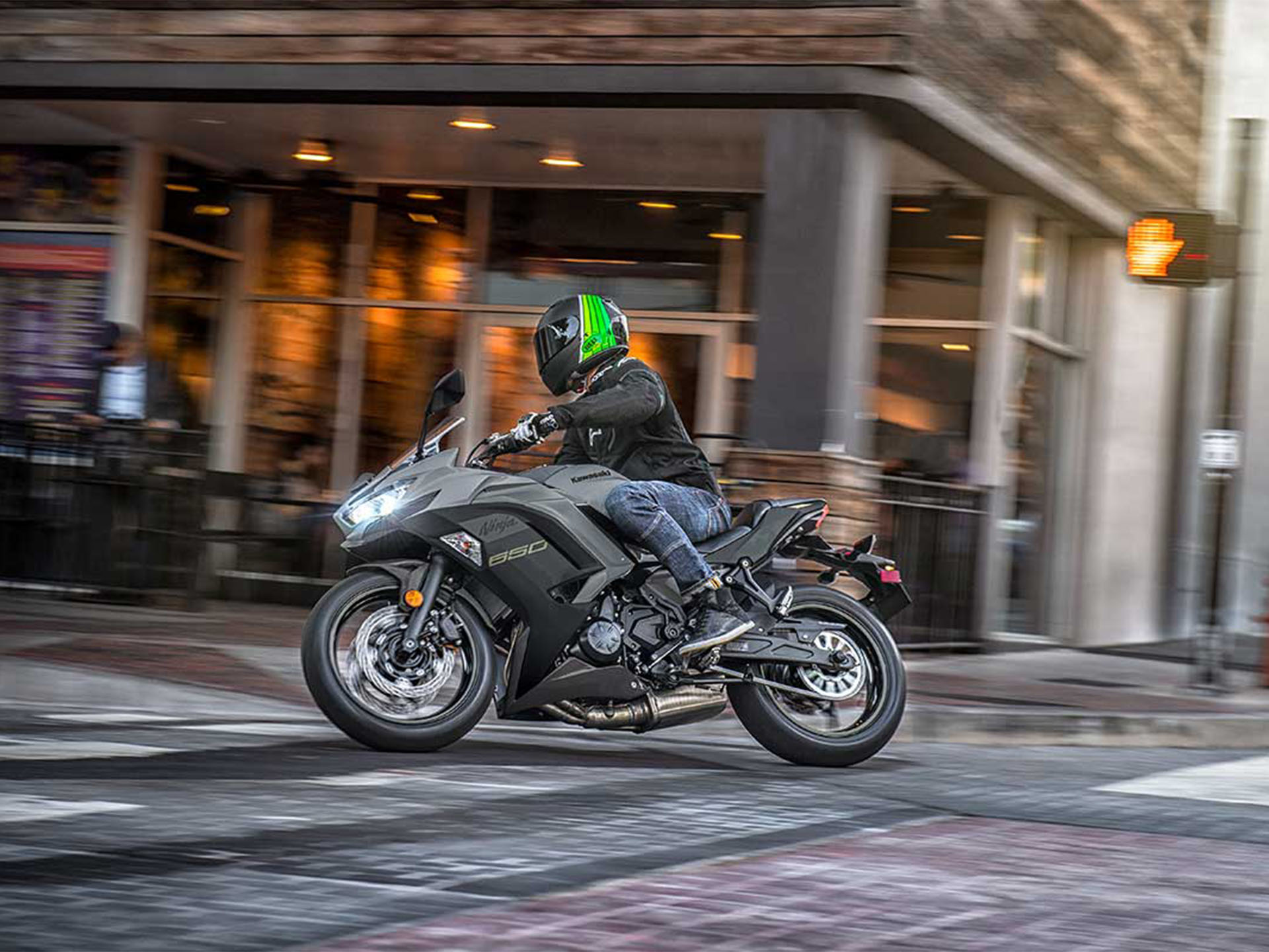 2024 Kawasaki Ninja 650 in Louisville, Tennessee - Photo 7