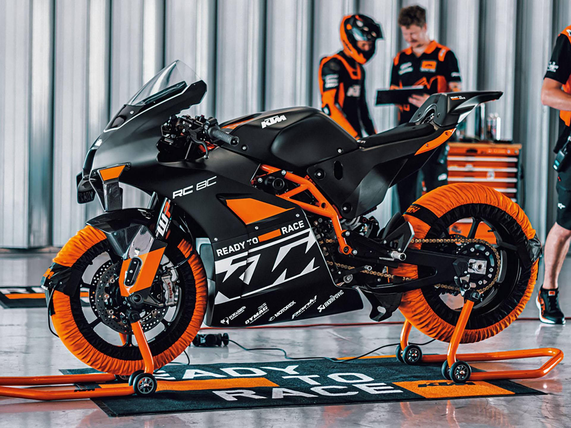 2023 KTM RC 8C in Easton, Maryland - Photo 21