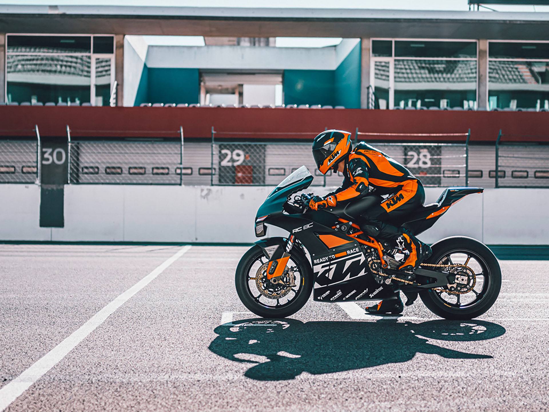 2023 KTM RC 8C in Shelby Township, Michigan - Photo 8