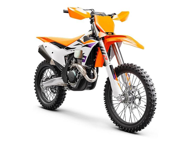 2024 KTM 250 XC-F in Vincentown, New Jersey - Photo 3