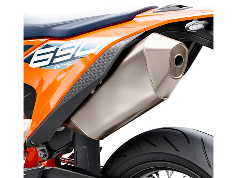 2024 KTM 690 SMC R in Vincentown, New Jersey - Photo 10