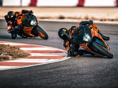 2024 KTM RC 390 in Vincentown, New Jersey - Photo 11