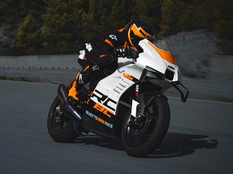2024 KTM RC 8C in Shelby Township, Michigan - Photo 17