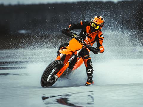 2025 KTM 450 SMR in Atlantic, Iowa - Photo 14