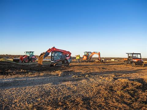 2024 Kubota R640 in Norfolk, Virginia - Photo 11