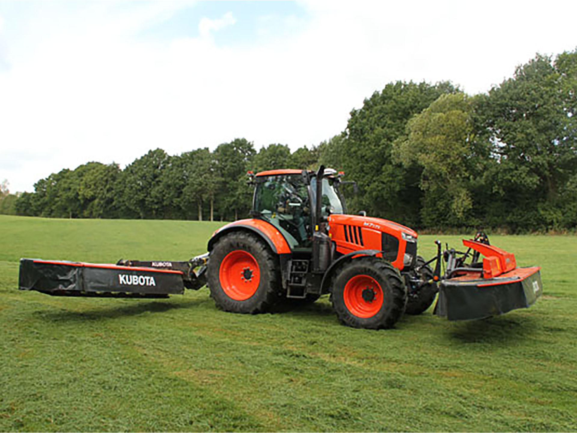 2024 Kubota DM4032 in Norfolk, Virginia - Photo 2