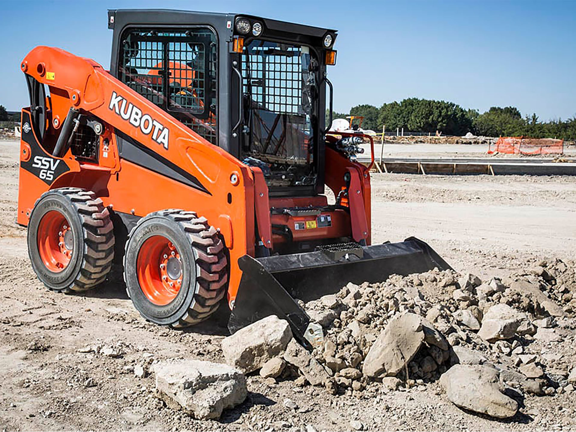 2024 Kubota SSV65 in Norfolk, Virginia - Photo 9