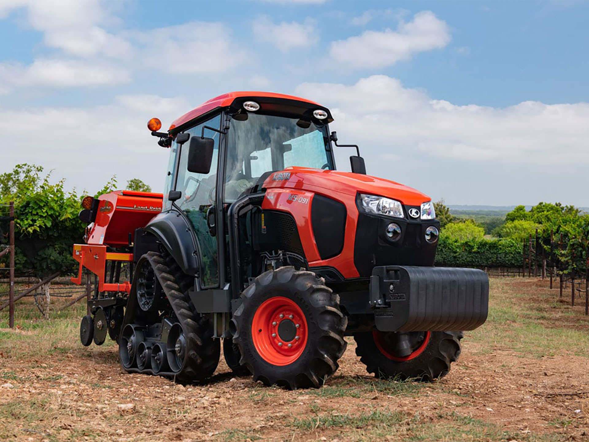 2024 Kubota M4N-071 Narrow 12-Speed Narrow ROPS in Norfolk, Virginia - Photo 4