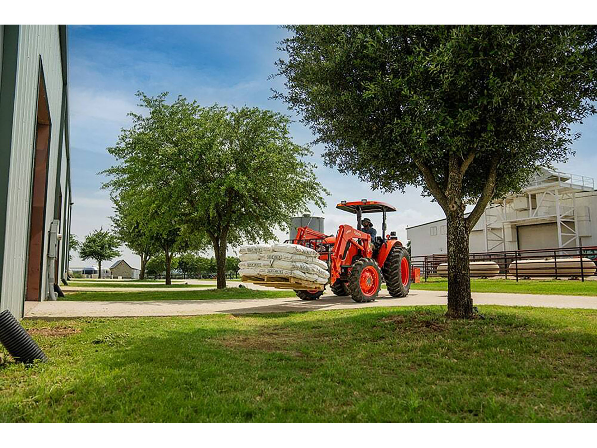 2024 Kubota M6060 4WD HD / HDC in Norfolk, Virginia - Photo 3