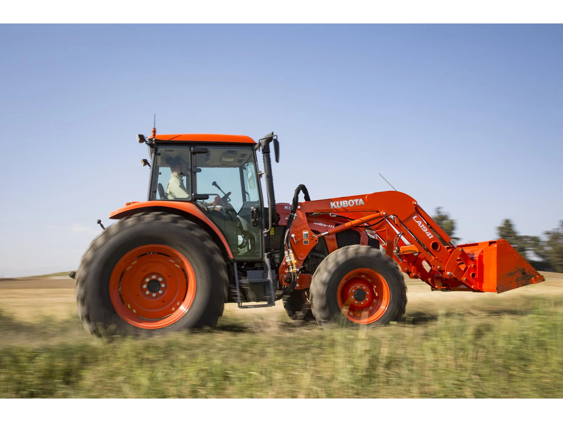 2024 Kubota M6S-111 16-Speed 2WD with CAB in Norfolk, Virginia - Photo 4