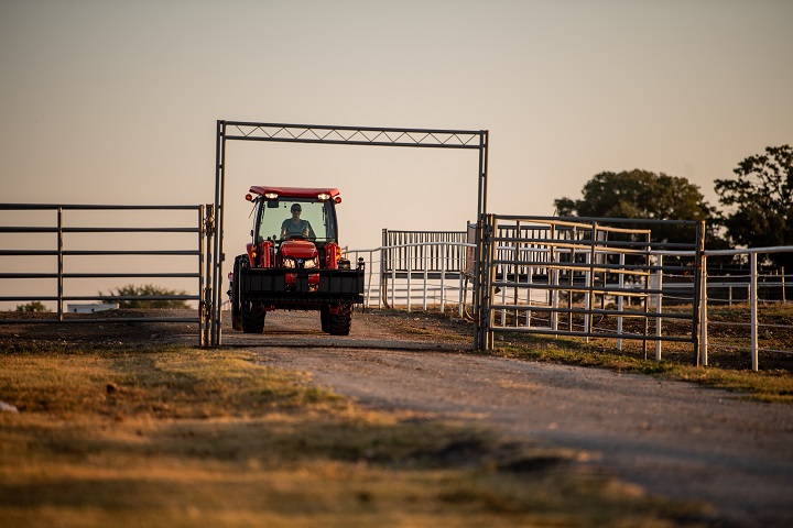 2024 Kubota MX5400 GDT 2WD in Norfolk, Virginia - Photo 3