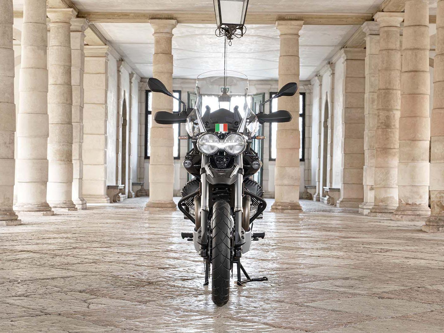 2023 Moto Guzzi V85 TT Guardia D??onore 10