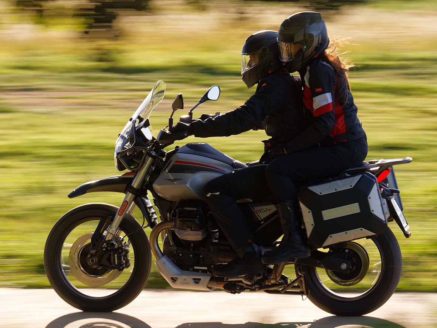 2023 Moto Guzzi V85 TT Travel in Neptune, New Jersey - Photo 5