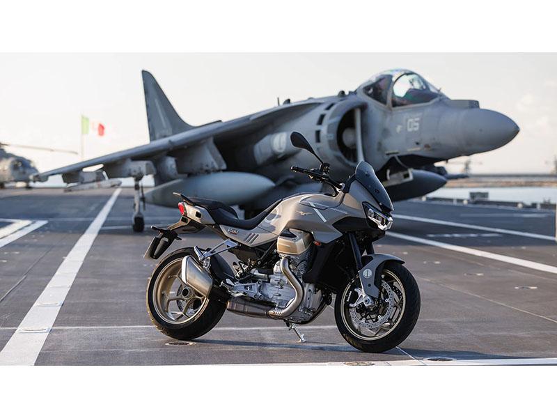 2023 Moto Guzzi V100 Mandello Aviazione Navale LE in San Jose, California - Photo 10