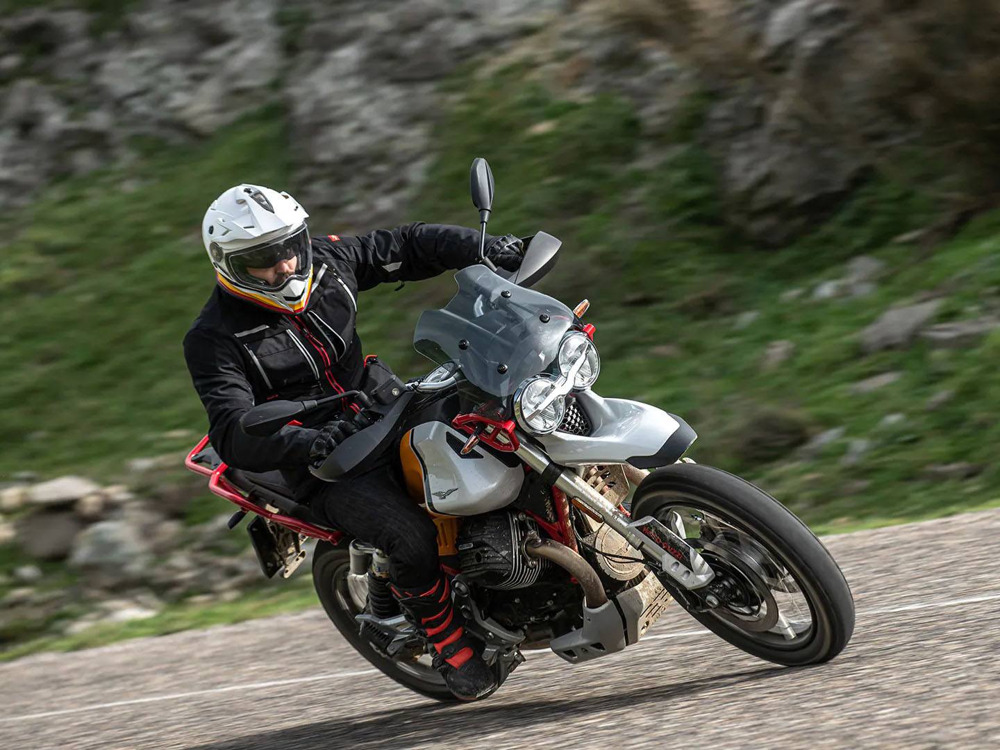 2023 Moto Guzzi V85 TT Adventure in Plano, Texas - Photo 11