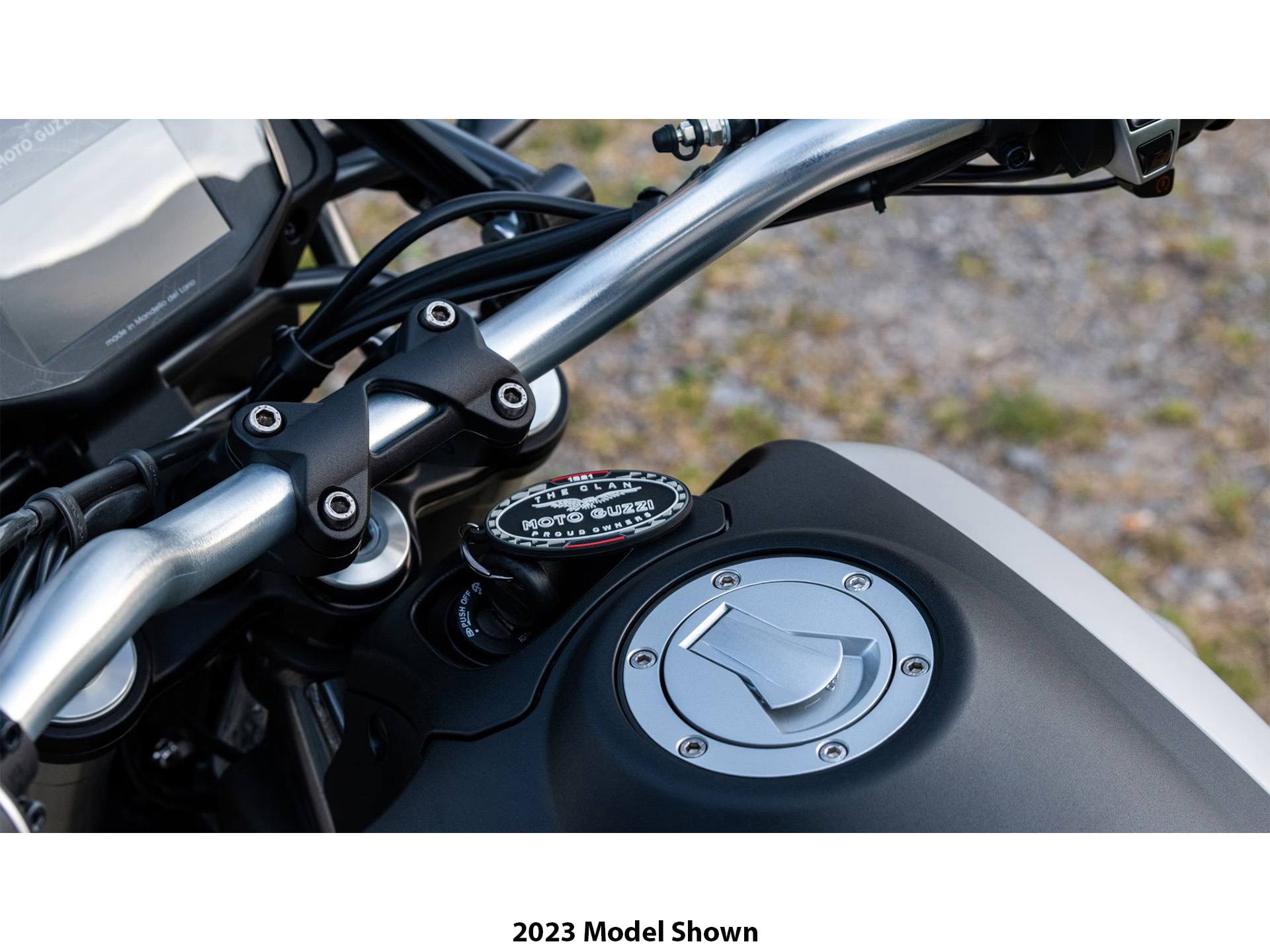 2024 Moto Guzzi V85 TT Travel in Forest Lake, Minnesota - Photo 4