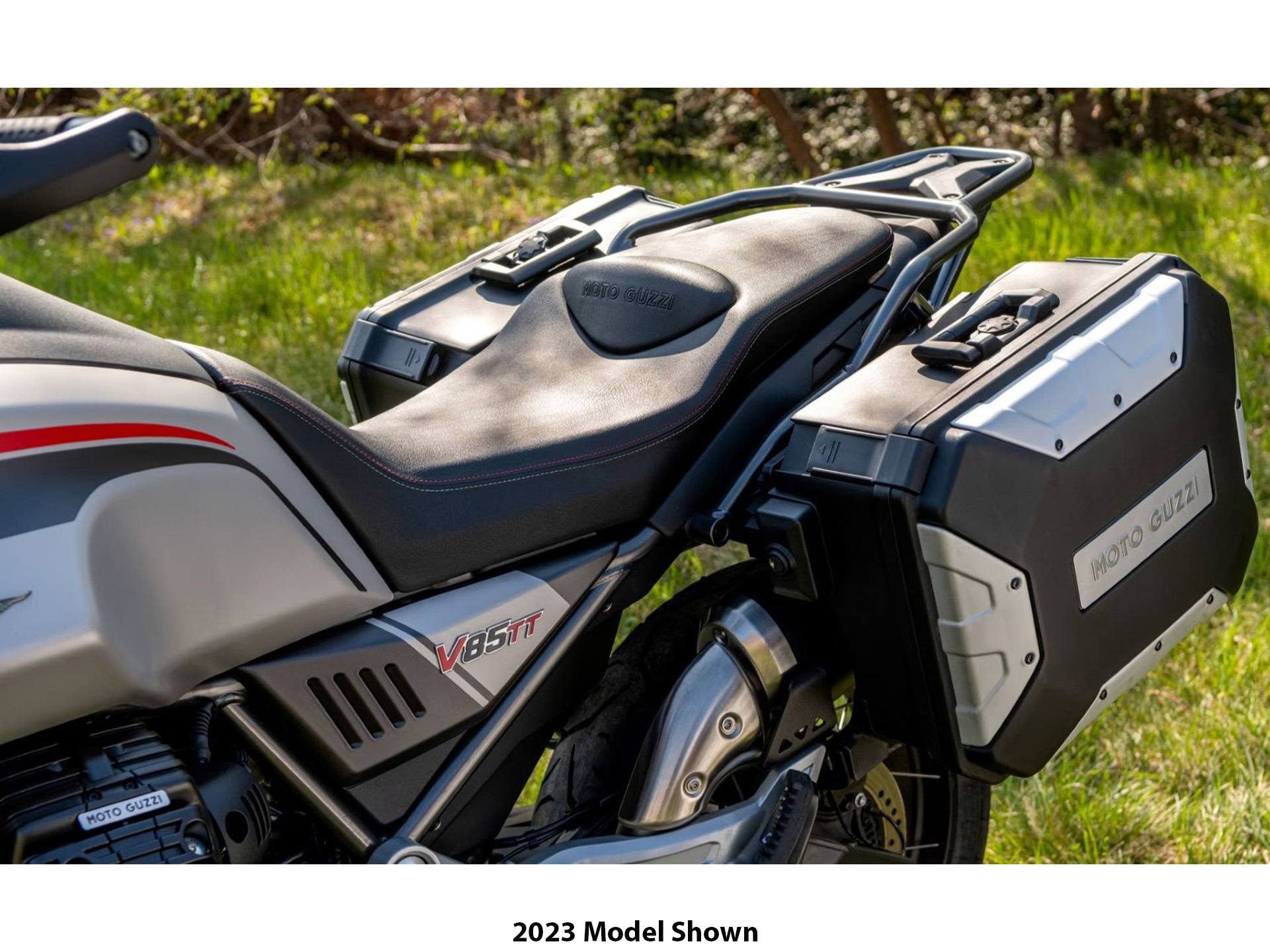 2024 Moto Guzzi V85 TT Travel in Elk Grove, California - Photo 5
