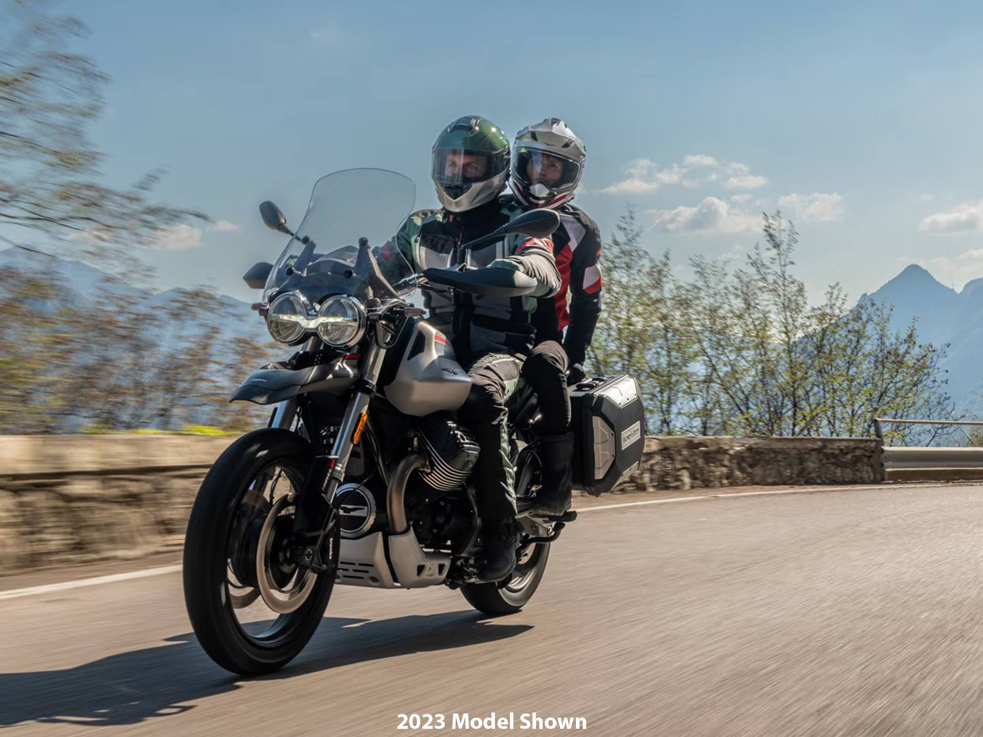 2024 Moto Guzzi V85 TT Travel in Forest Lake, Minnesota - Photo 9