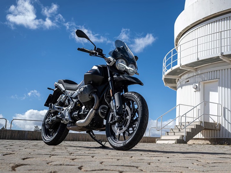 2024 Moto Guzzi V85 Strada in Los Angeles, California - Photo 14