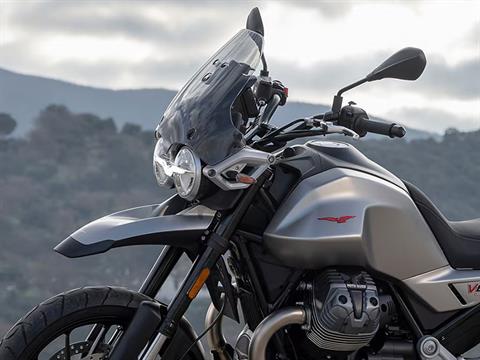 2025 Moto Guzzi V85 Strada in Los Angeles, California - Photo 5