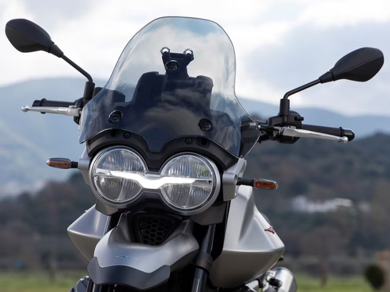 2025 Moto Guzzi V85 Strada in Knoxville, Tennessee - Photo 6