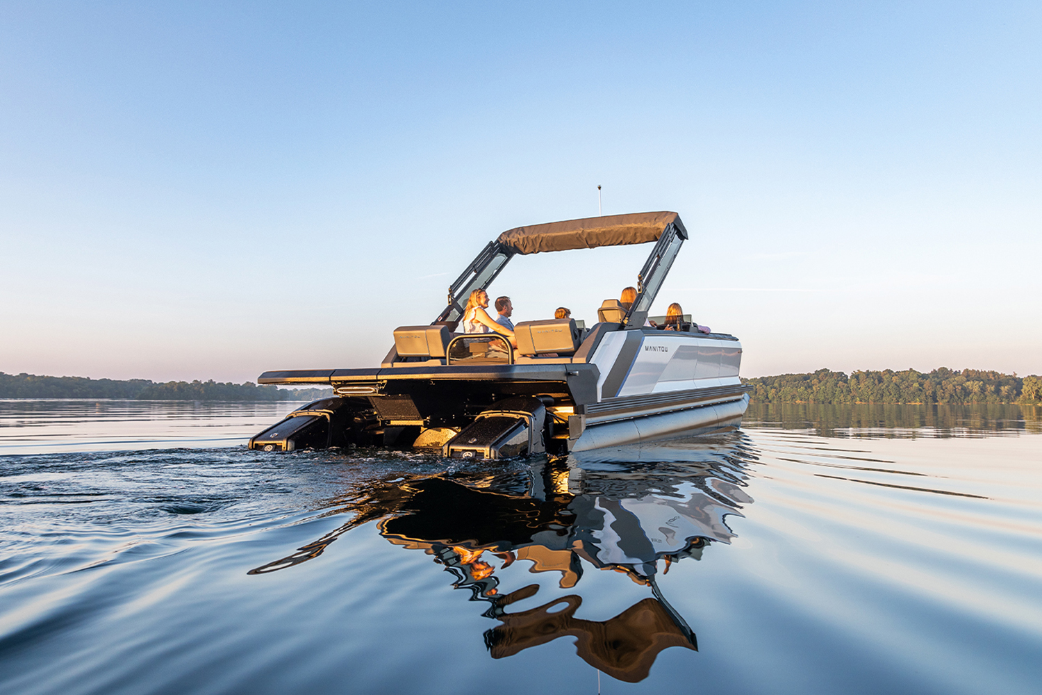 2025 Manitou Explore 24 MAX Navigator Dual Engine in White Bear Lake, Minnesota - Photo 16