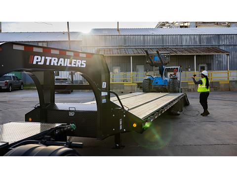 2024 PJ Trailers Low-Pro with Hydraulic Dove Trailers (LY) 30 ft. in Moscow, Idaho - Photo 6