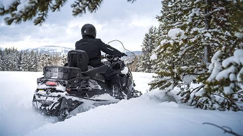 2018 Polaris 800 Titan Adventure 155 in Vernon, Connecticut - Photo 4