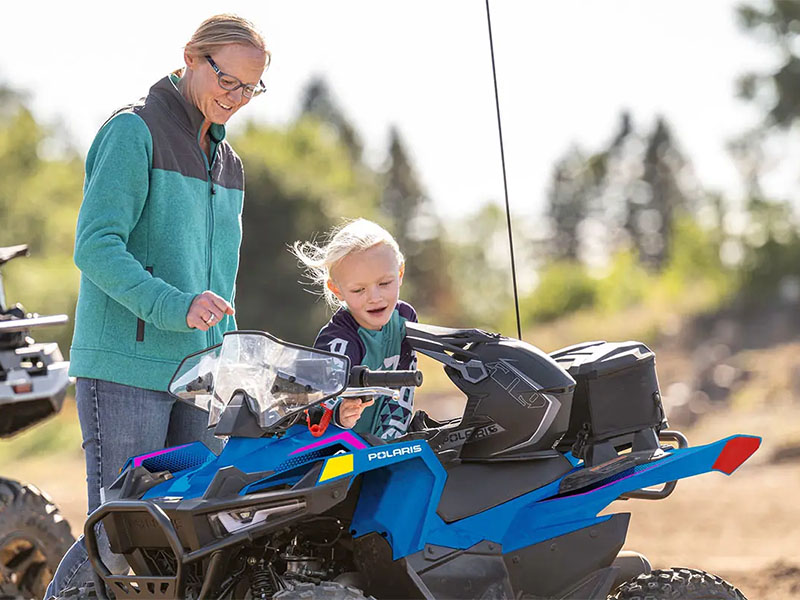 2025 Polaris Outlaw 70 EFI in Altoona, Wisconsin - Photo 2