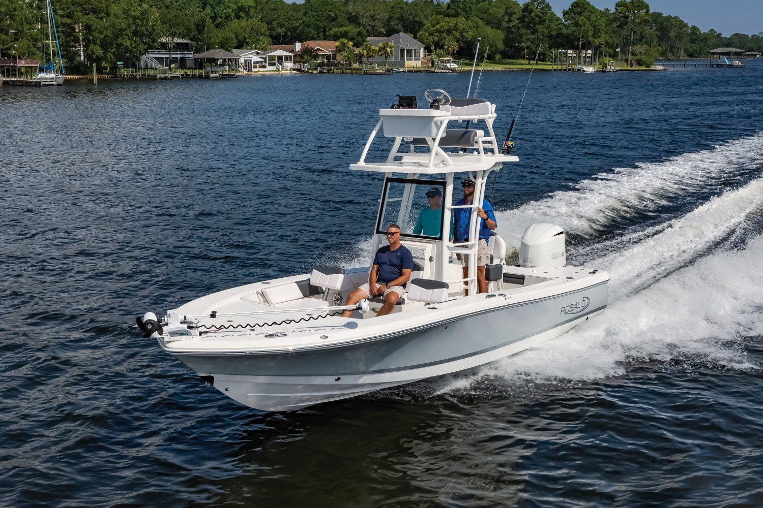 2022 Robalo 246 Cayman SD in Lakeport, California - Photo 10