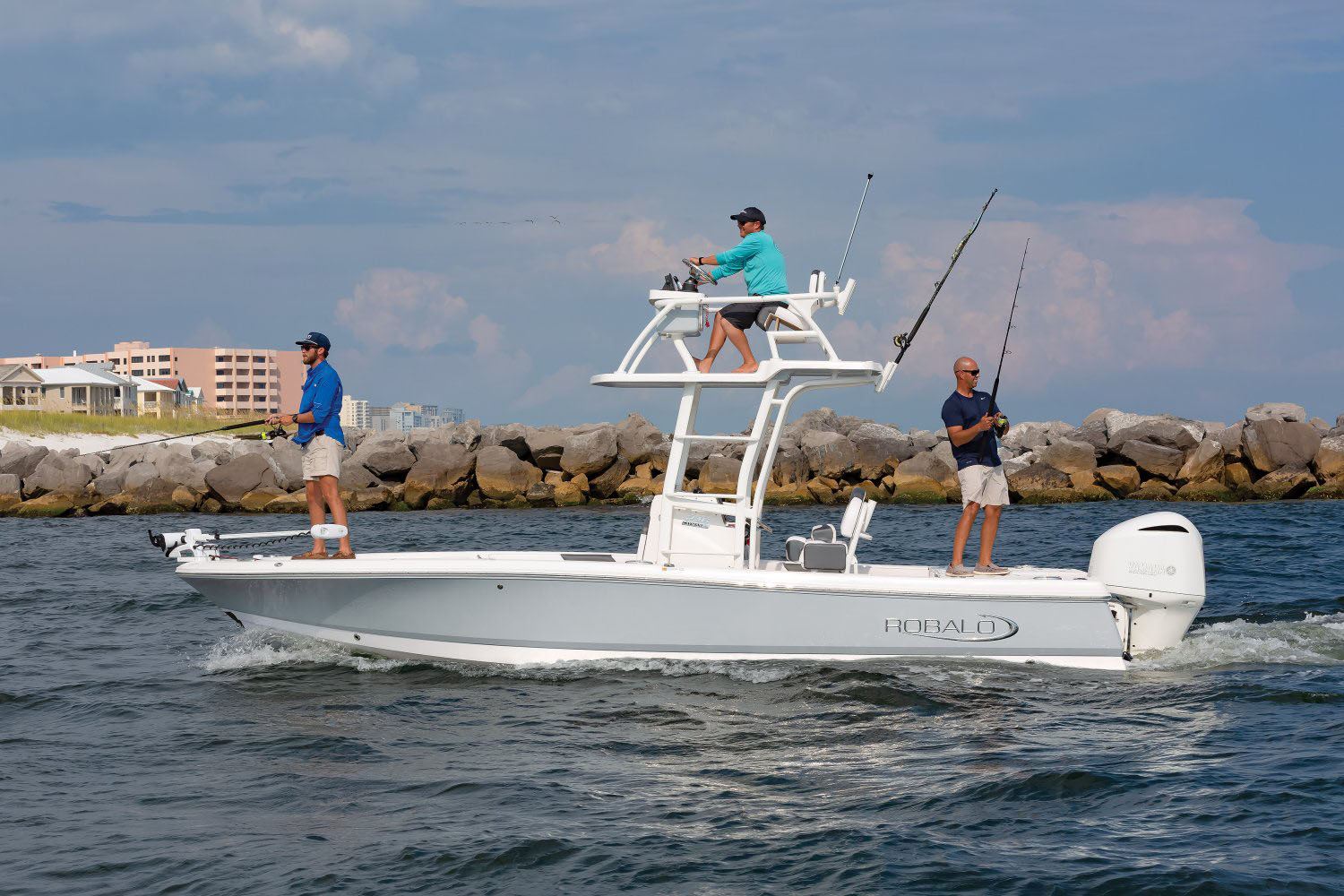 2023 Robalo 246 Cayman SD in Lakeport, California - Photo 11
