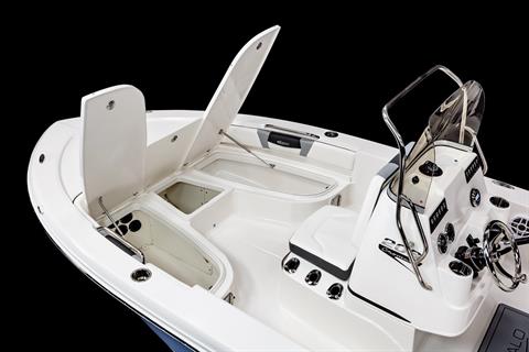 2024 Robalo 206 Cayman in Lakeport, California - Photo 8