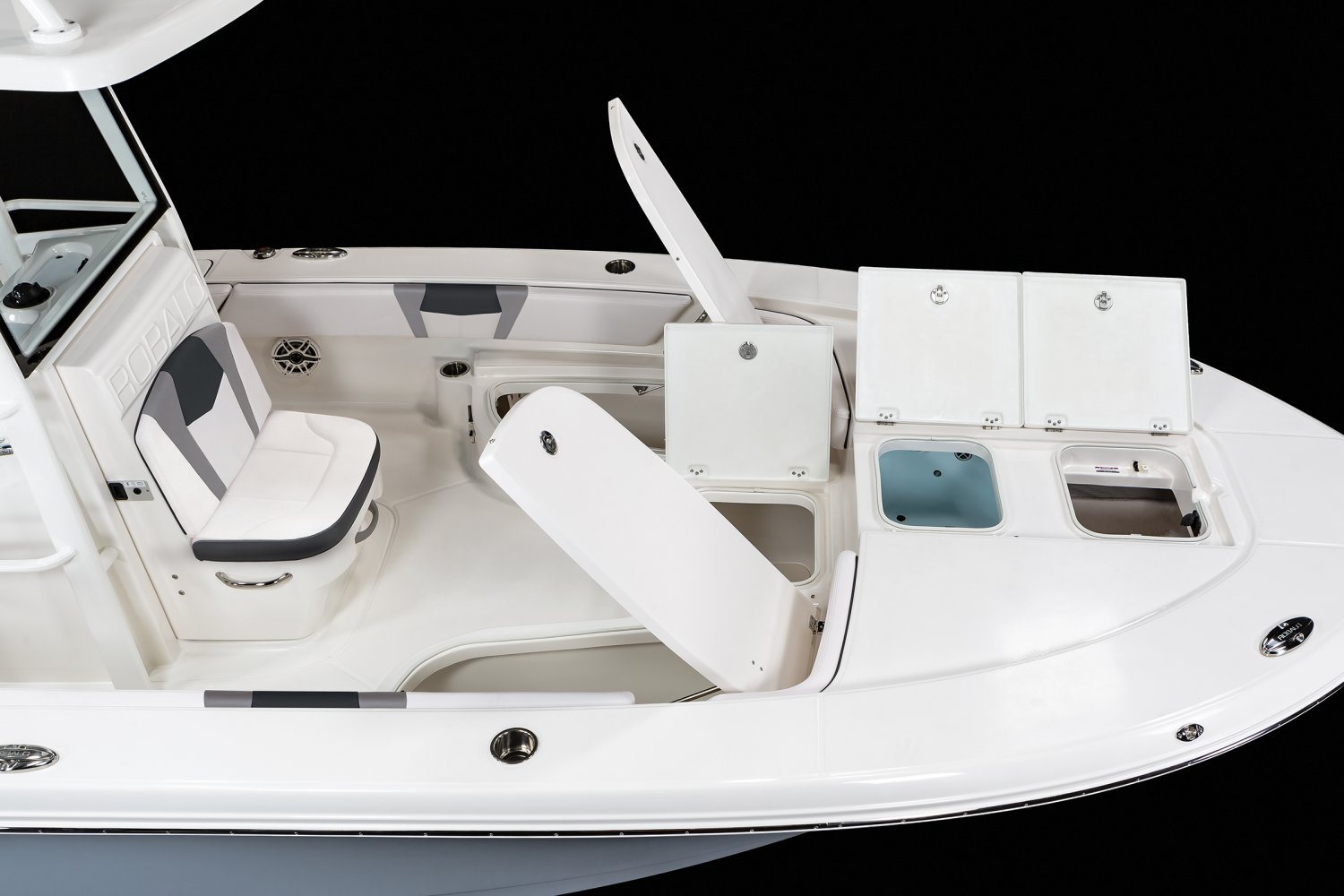 2024 Robalo 246 Cayman SD in Lakeport, California - Photo 8