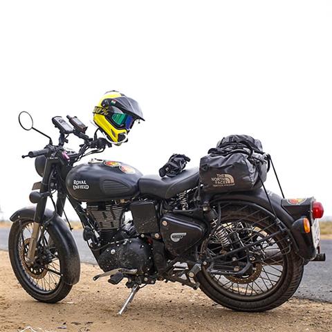 royal enfield classic 500 stealth black price