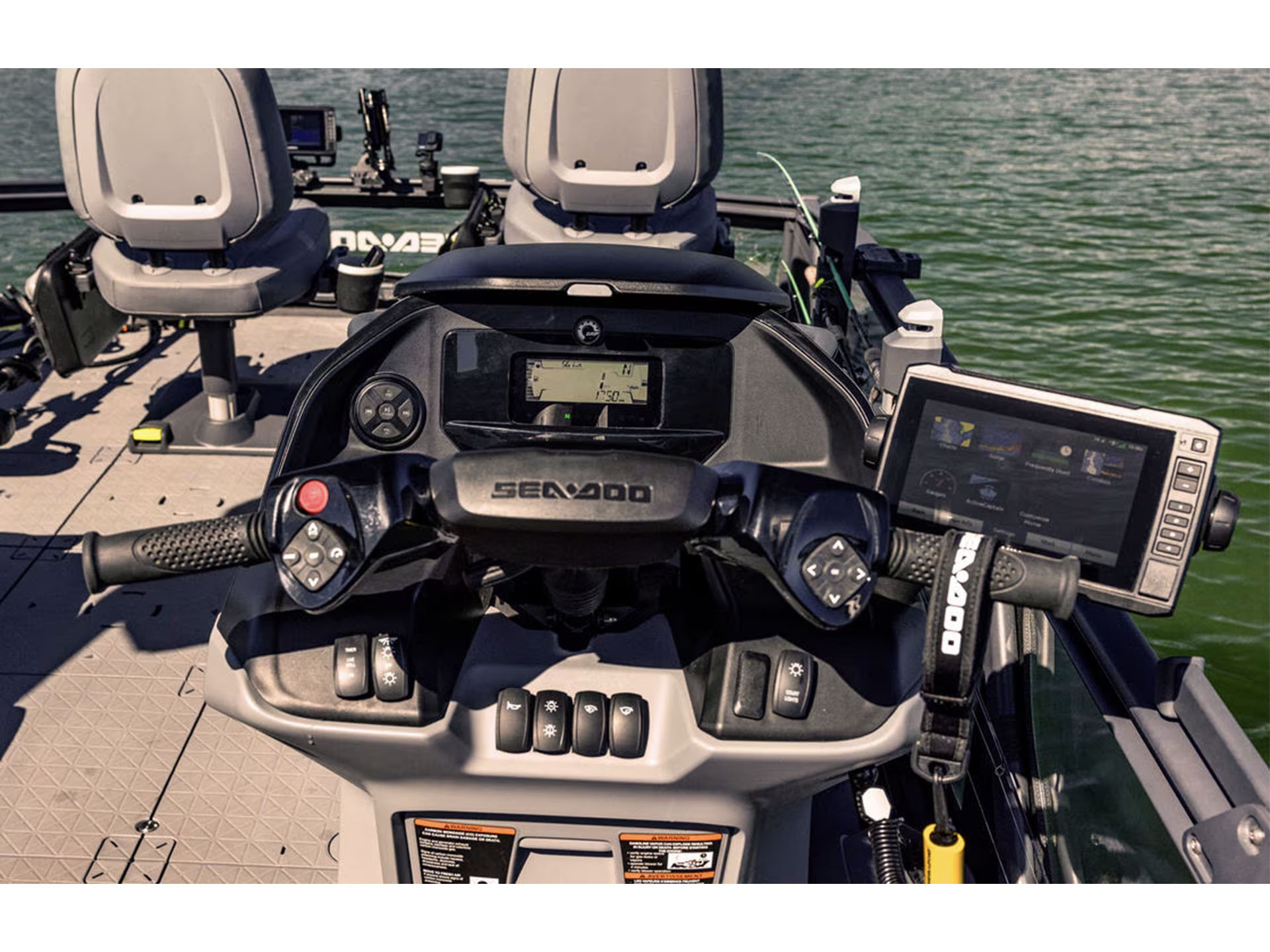 2025 Sea-Doo Switch Fish 18 - 170 hp in Easton, Maryland - Photo 13