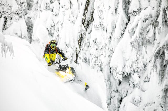 2018 Ski-Doo Summit SP 165 850 E-TEC ES, PowderMax Light 3.0 in Wenatchee, Washington - Photo 15