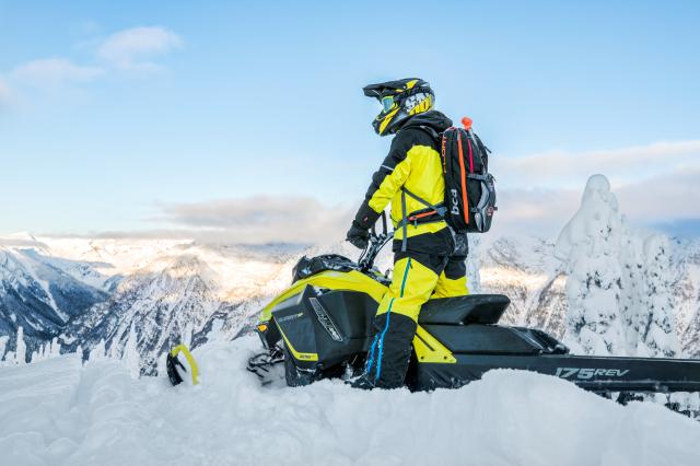 2018 Ski-Doo Summit SP 165 850 E-TEC SS, PowderMax Light 3.0 in Wallingford, Connecticut - Photo 24