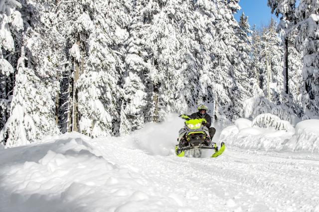 2018 Ski-Doo Renegade X-RS 850 E-TEC ES Ripsaw 1.5 in Rutland, Vermont - Photo 10