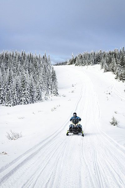2022 Ski-Doo Renegade X-RS 850 E-TEC ES w/ Adj. Pkg, RipSaw 1.25 w/ Premium Color Display in Billings, Montana - Photo 2