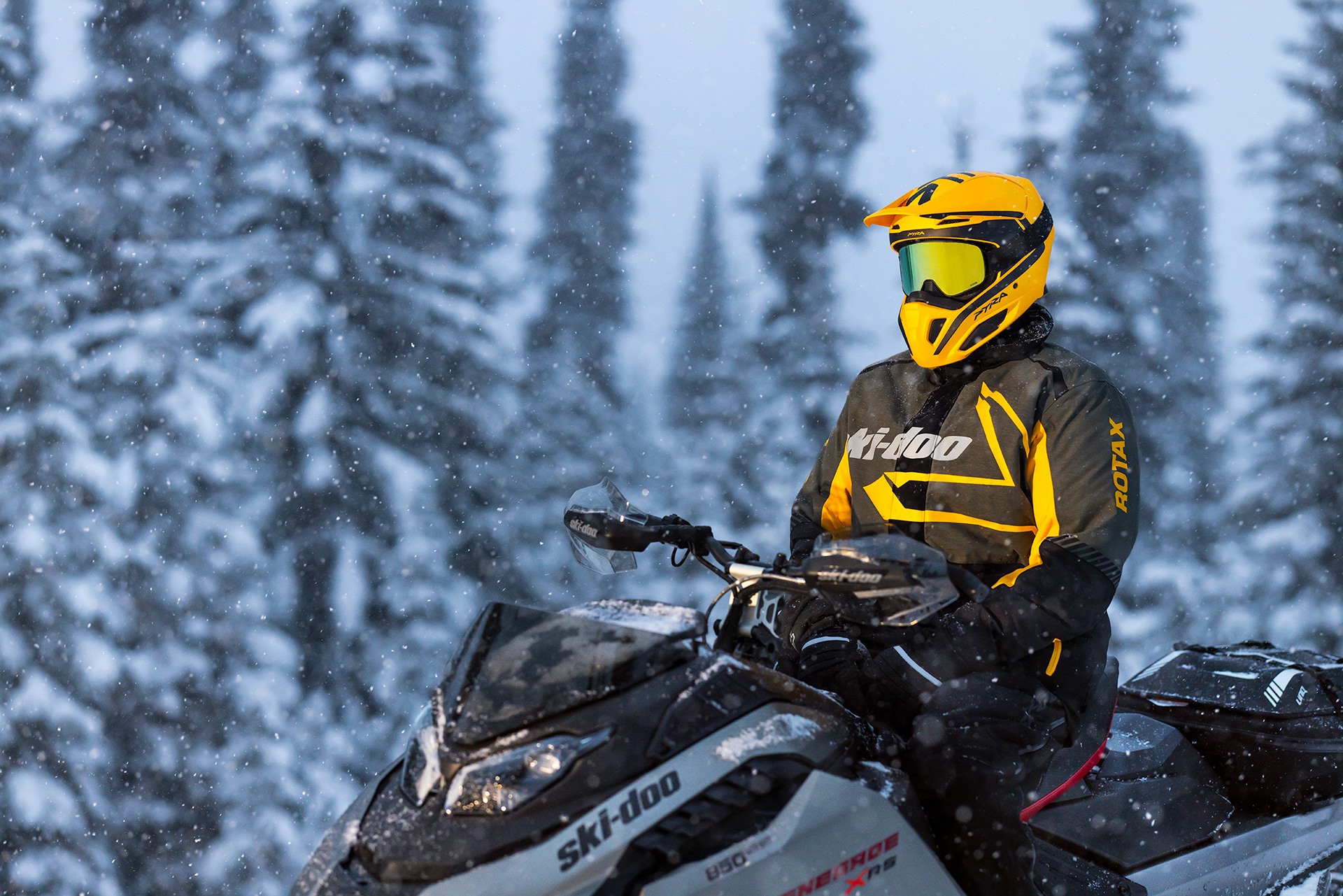 2023 Ski-Doo Renegade X-RS 850 E-TEC ES Ice Ripper XT 1.25 w/ 10.5 in. Touchscreen in Pinedale, Wyoming - Photo 10