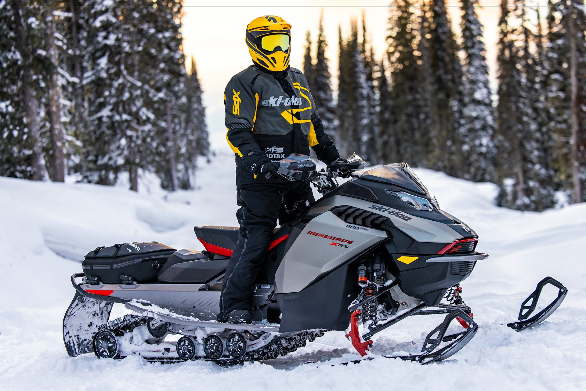 2023 Ski-Doo Renegade X-RS 850 E-TEC ES Ice Ripper XT 1.5 Smart-Shox w/ 10.5 in. Touchscreen in Rapid City, South Dakota