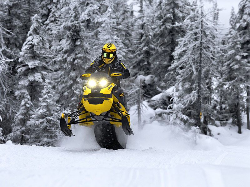 2024 Ski-Doo MXZ X-RS with Competition Package 850 E-TEC Turbo R SHOT Ripsaw II 2-Ply 1.25 in Derby, Vermont - Photo 18