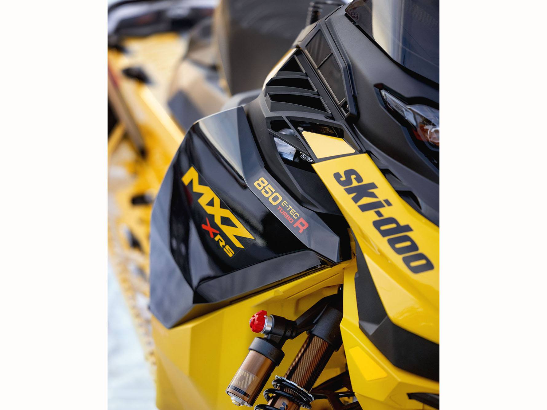 2024 Ski-Doo MXZ X-RS with Competition Package 850 E-TEC Turbo R SHOT Ripsaw II 2-Ply 1.25 in Epsom, New Hampshire - Photo 5