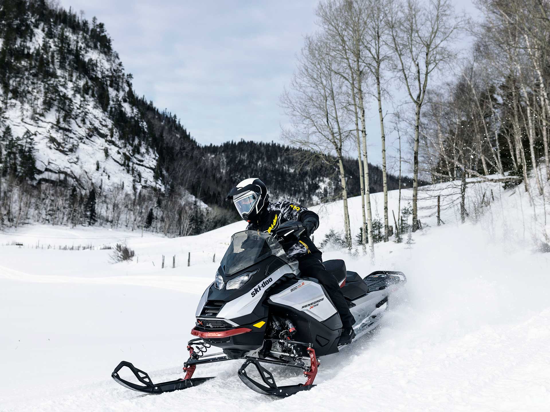 2024 Ski-Doo Renegade X-RS 900 ACE Turbo R ES Ice Ripper XT 1.25 in Derby, Vermont - Photo 10
