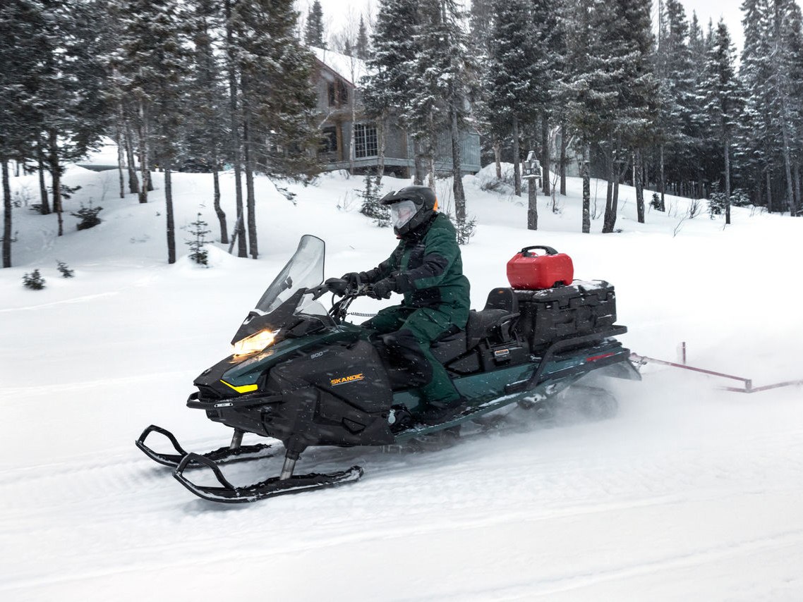 2024 Ski-Doo Skandic SE 900 ACE ES Silent Ice Cobra WT 1.5 Track 20 in. in Billings, Montana - Photo 3