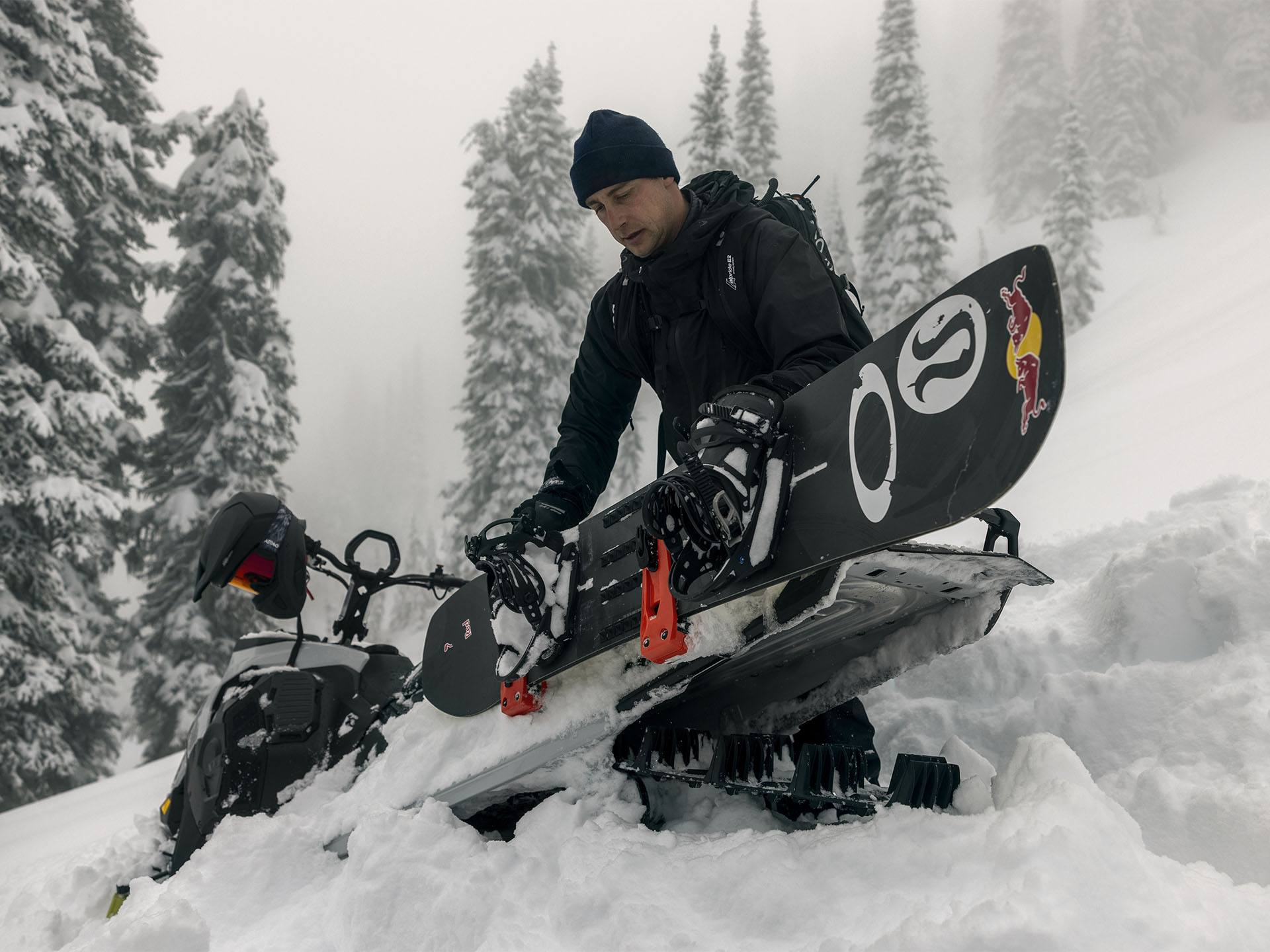 2025 Ski-Doo Summit Adrenaline w/ Edge Package 146 850 E-TEC SHOT PowderMax 2.5 w/ FlexEdge in Issaquah, Washington - Photo 12