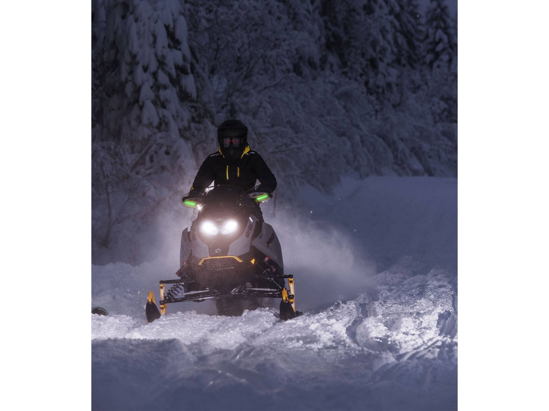 2025 Ski-Doo MXZ Adrenaline w/ Blizzard Package 129 850 E-TEC ES Ice Ripper XT 1.25 in Woodinville, Washington - Photo 8