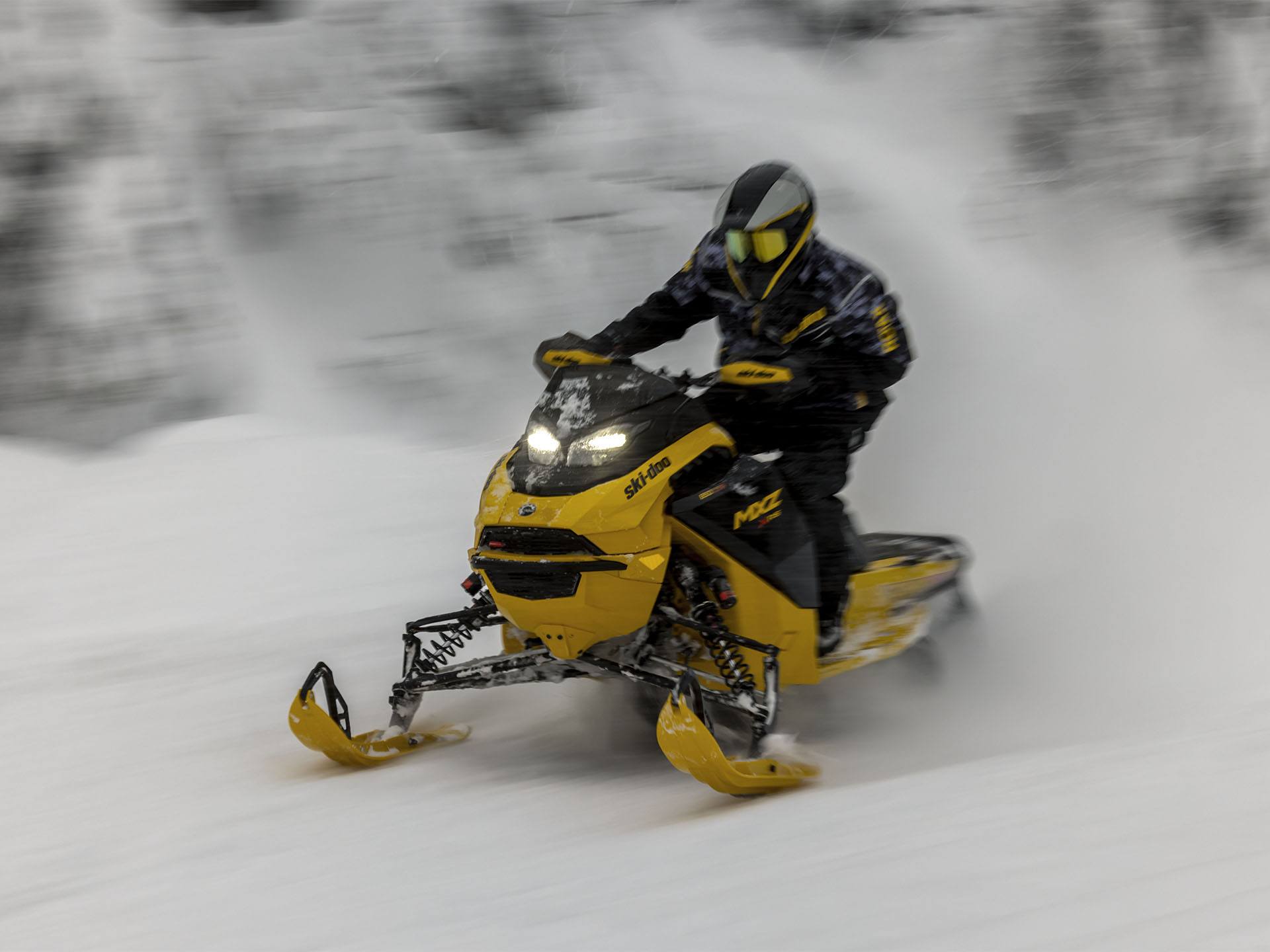 2025 Ski-Doo MXZ X-RS w/ Competition Package 850 E-TEC Turbo R SHOT RipSaw II 2-Ply 1.25 in Gaylord, Michigan - Photo 14